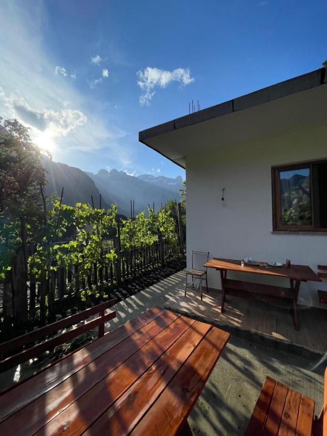 Thethi Mountain Hotel Exterior photo