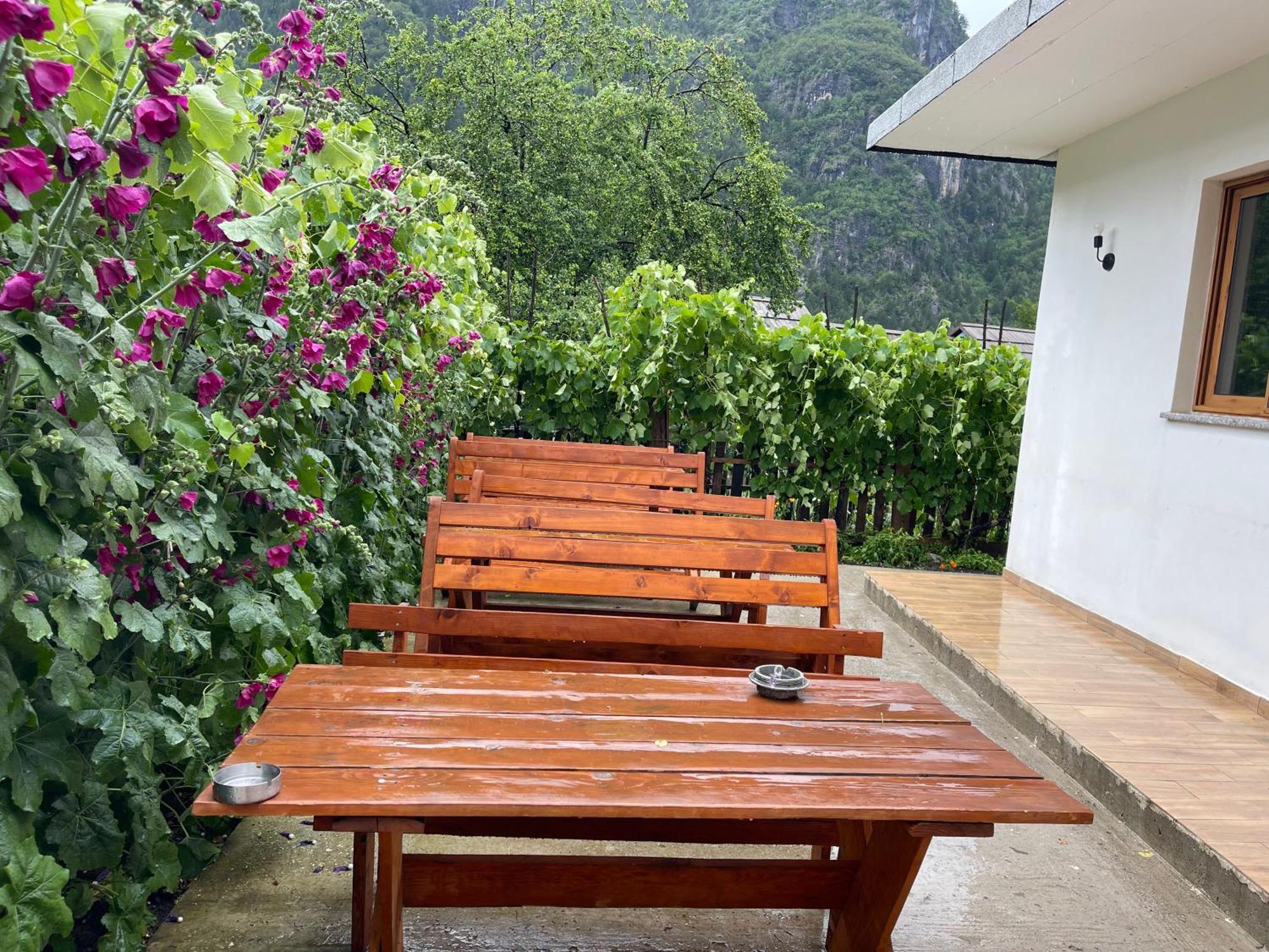 Thethi Mountain Hotel Exterior photo